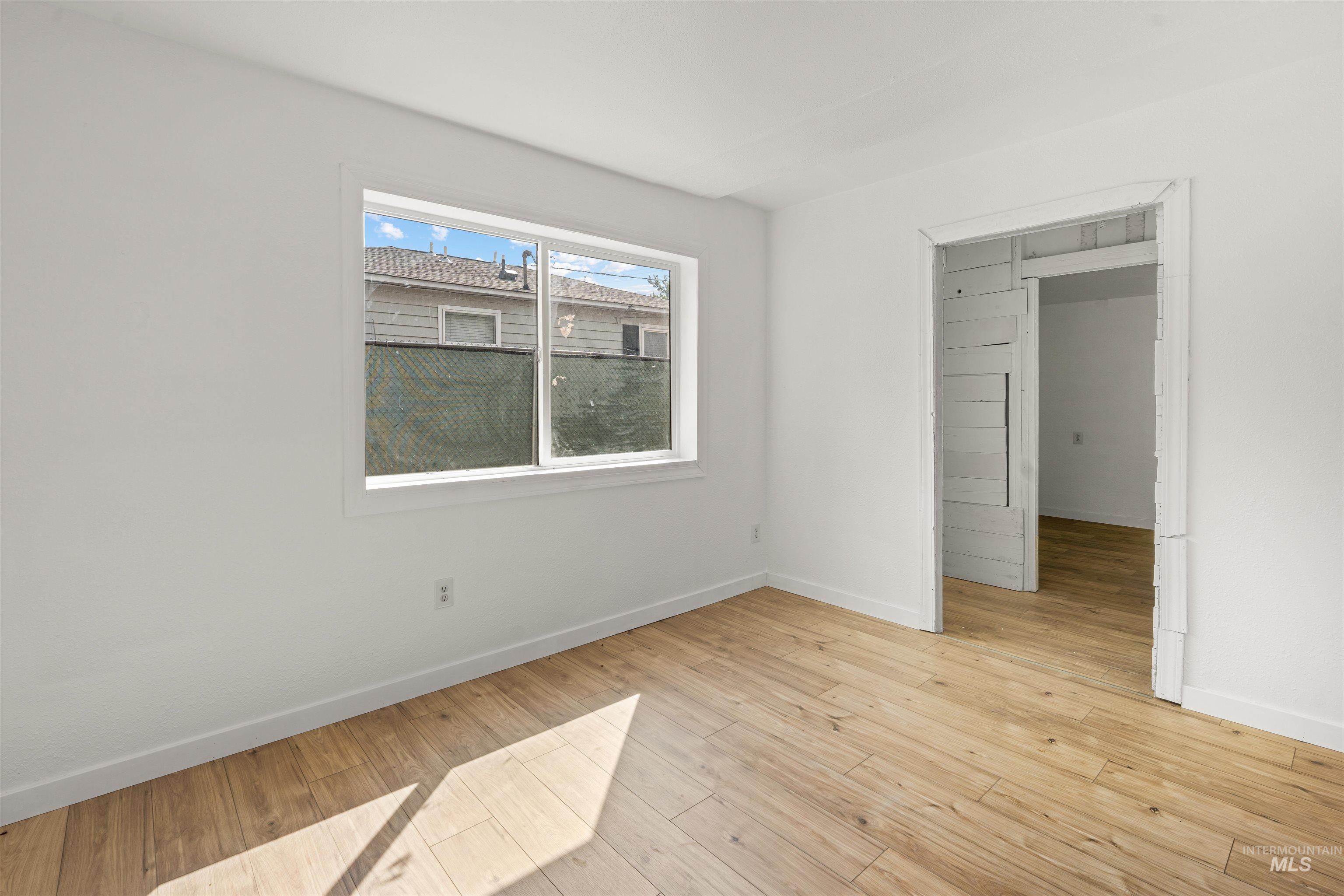 816-818 9th Street, Clarkston, Washington 99403, 2 Bedrooms, 1 Bathroom, Residential Income For Sale, Price $300,000, 98998821