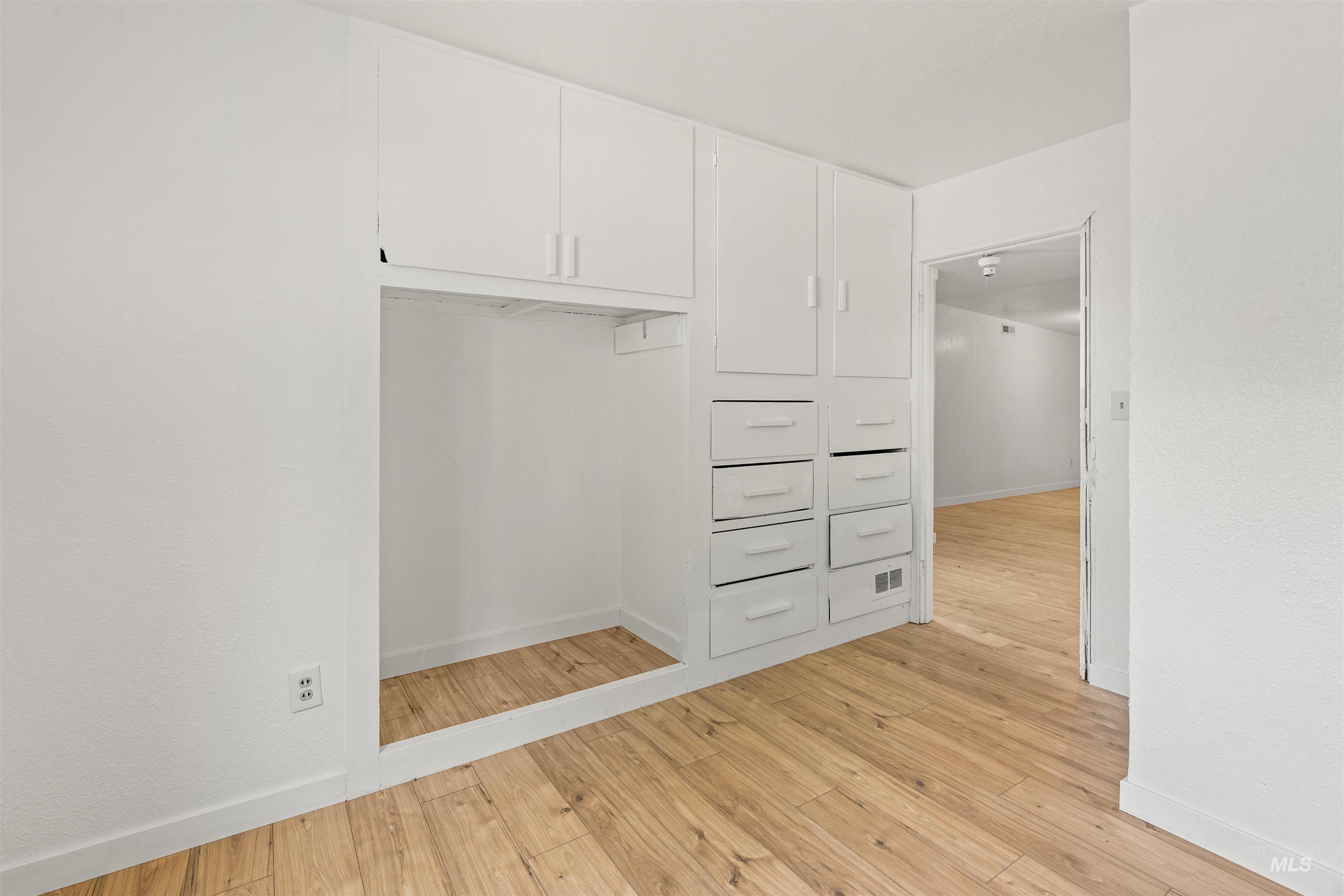 816-818 9th Street, Clarkston, Washington 99403, 2 Bedrooms, 1 Bathroom, Residential Income For Sale, Price $300,000, 98998821