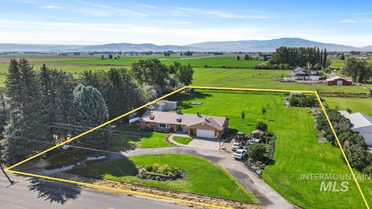 19 E 100 S, Rupert, Idaho 83350, 3 Bedrooms, 2.5 Bathrooms, Residential For Sale, Price $480,000, 98998826