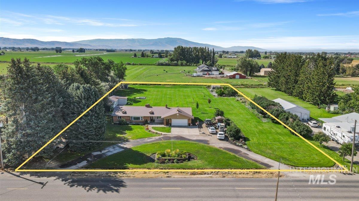 19 E 100 S, Rupert, Idaho 83350, 3 Bedrooms, 2.5 Bathrooms, Residential For Sale, Price $480,000, 98998826