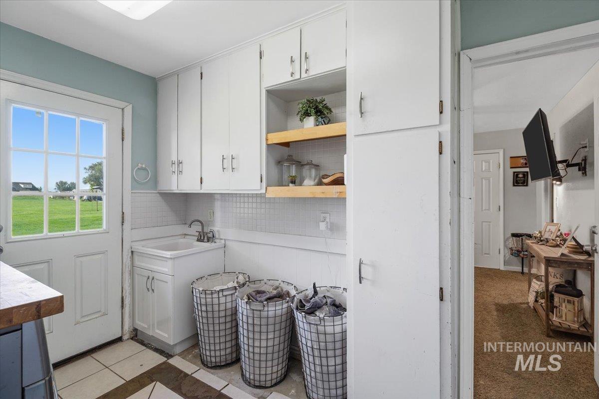 19 E 100 S, Rupert, Idaho 83350, 3 Bedrooms, 2.5 Bathrooms, Residential For Sale, Price $480,000, 98998826
