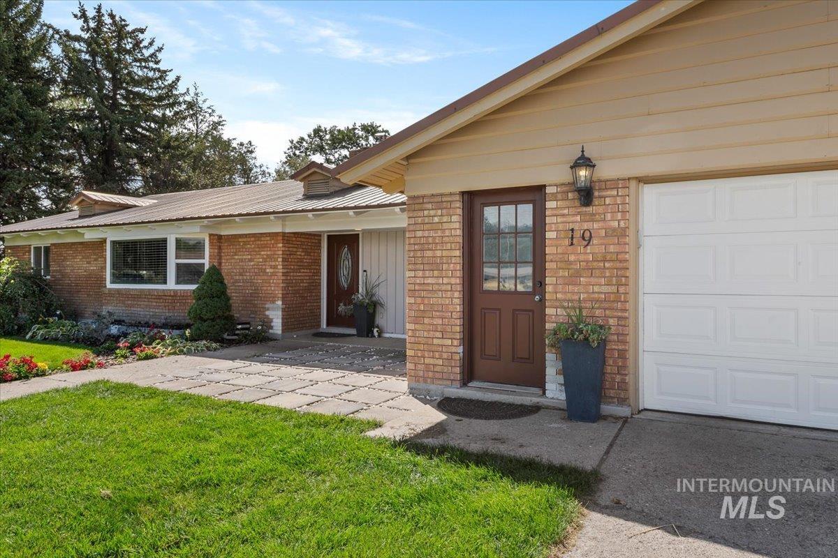 19 E 100 S, Rupert, Idaho 83350, 3 Bedrooms, 2.5 Bathrooms, Residential For Sale, Price $480,000, 98998826