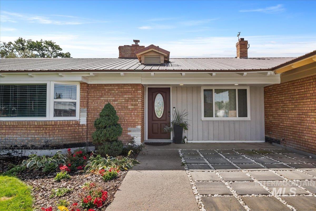 19 E 100 S, Rupert, Idaho 83350, 3 Bedrooms, 2.5 Bathrooms, Residential For Sale, Price $480,000, 98998826