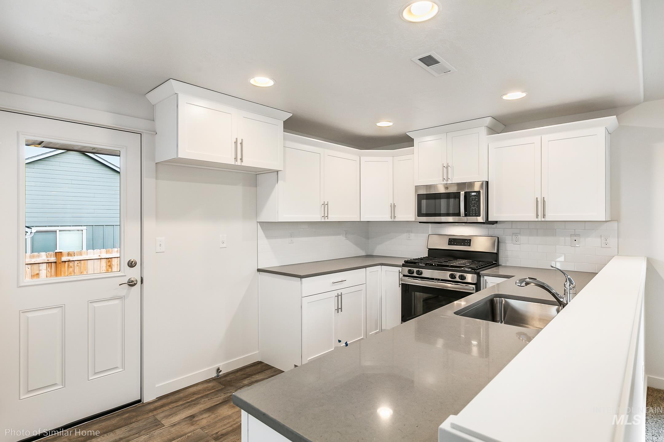 TBD SW Mendenhall St, Mountain Home, Idaho 83647, 2 Bedrooms, 2 Bathrooms, Residential For Sale, Price $313,990,MLS 98998828