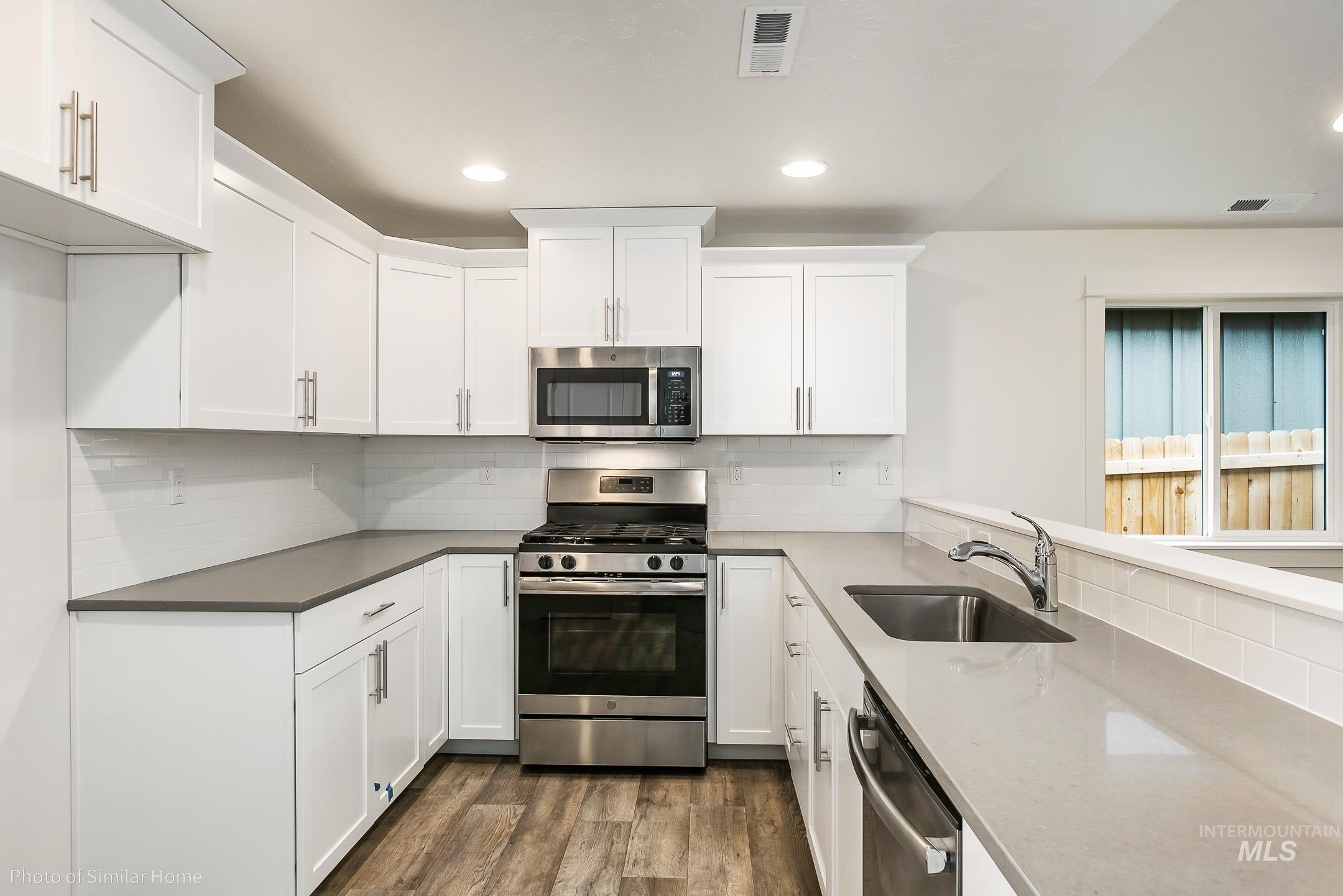 TBD SW Mendenhall St, Mountain Home, Idaho 83647, 2 Bedrooms, 2 Bathrooms, Residential For Sale, Price $313,990,MLS 98998828