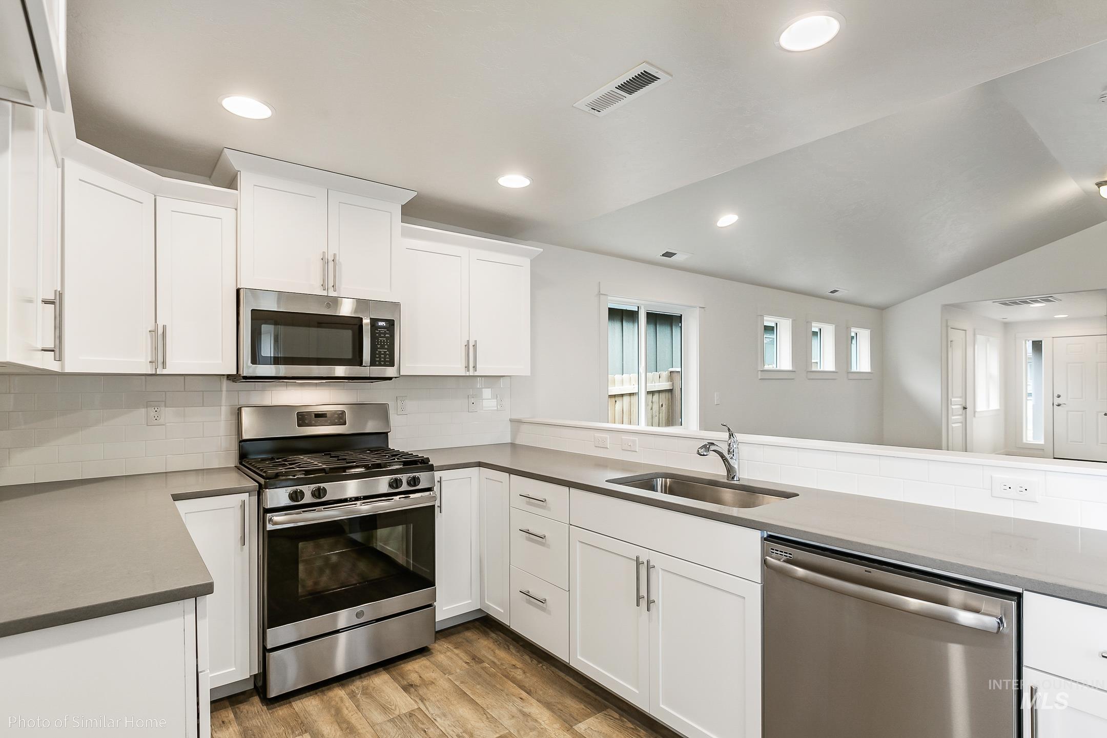 TBD SW Mendenhall St, Mountain Home, Idaho 83647, 2 Bedrooms, 2 Bathrooms, Residential For Sale, Price $313,990,MLS 98998828
