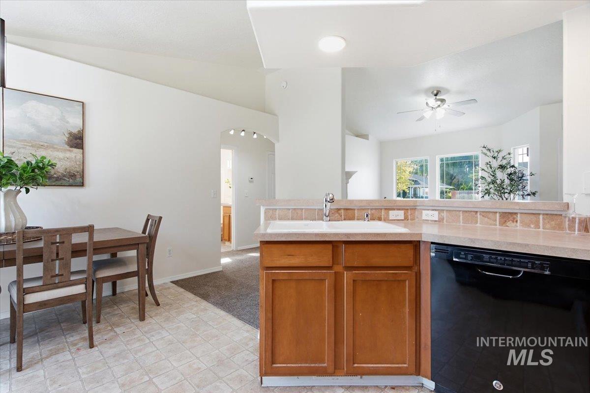 11926 Emerson St, Caldwell, Idaho 83605, 3 Bedrooms, 2 Bathrooms, Residential For Sale, Price $349,900,MLS 98998829