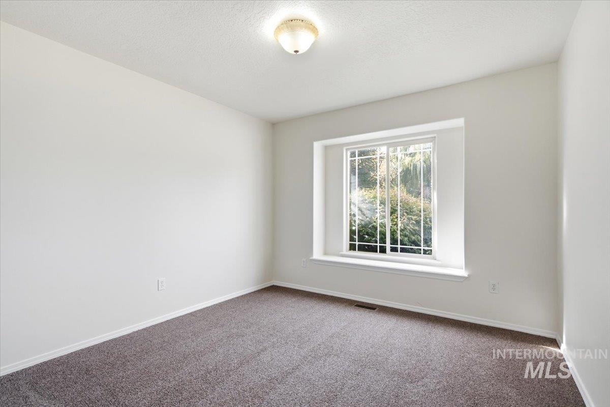 11926 Emerson St, Caldwell, Idaho 83605, 3 Bedrooms, 2 Bathrooms, Residential For Sale, Price $349,900,MLS 98998829
