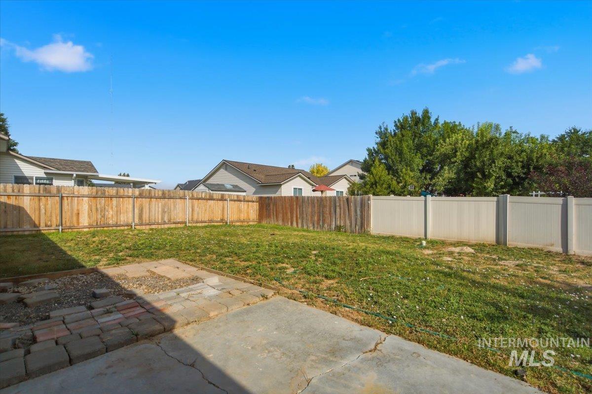 11926 Emerson St, Caldwell, Idaho 83605, 3 Bedrooms, 2 Bathrooms, Residential For Sale, Price $349,900,MLS 98998829