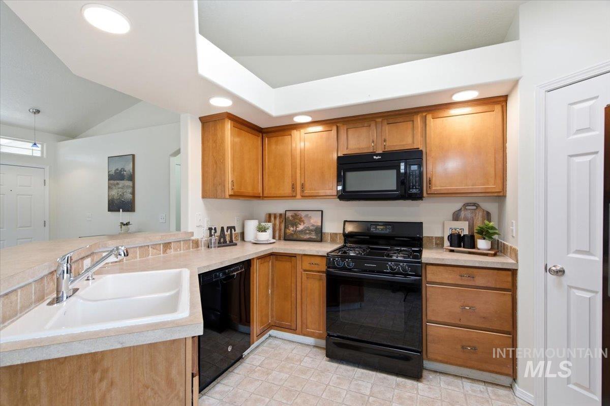 11926 Emerson St, Caldwell, Idaho 83605, 3 Bedrooms, 2 Bathrooms, Residential For Sale, Price $349,900,MLS 98998829