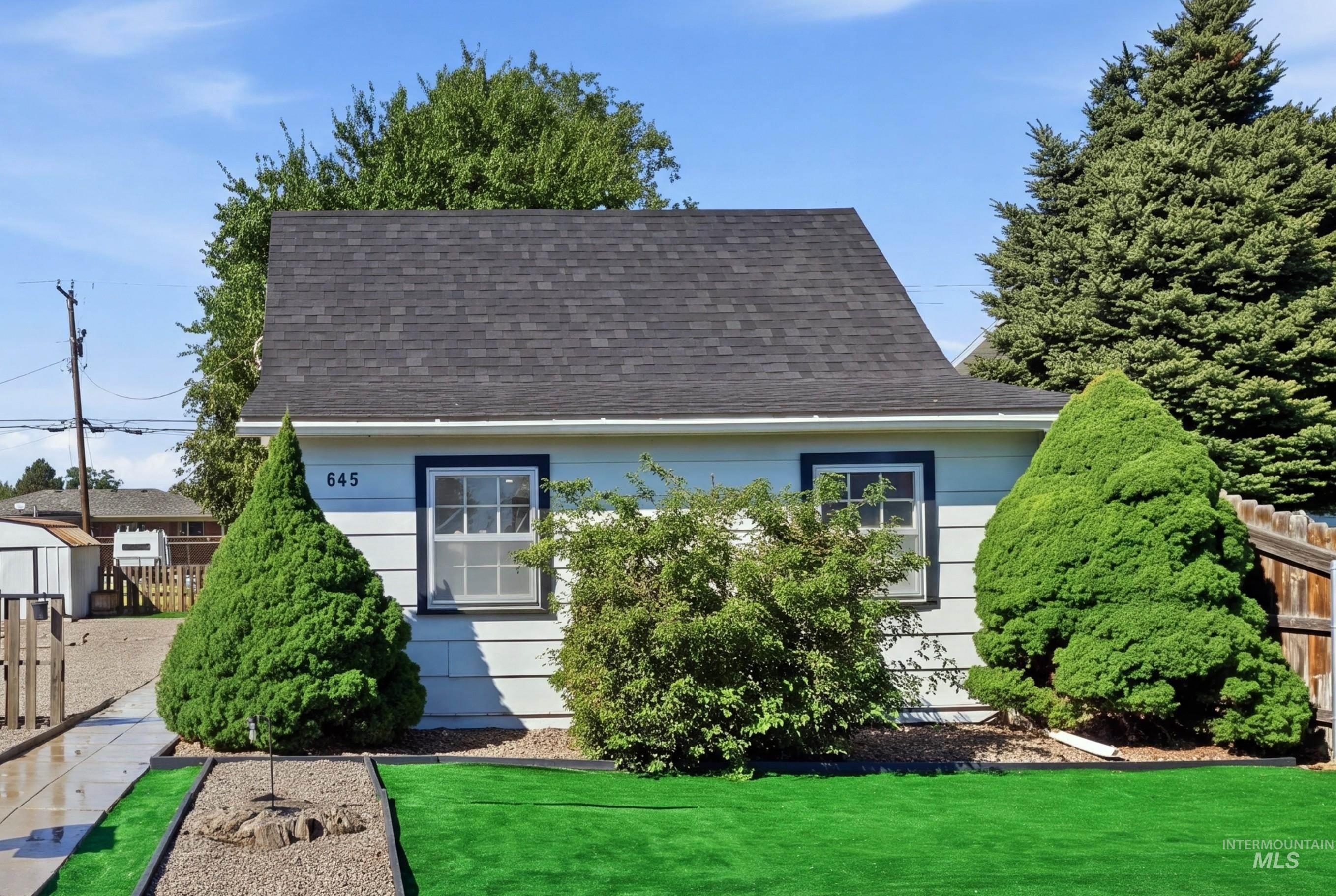 645 N 4Th E, Mountain Home, Idaho 83647, 2 Bedrooms, 1 Bathroom, Residential For Sale, Price $180,000,MLS 98998831