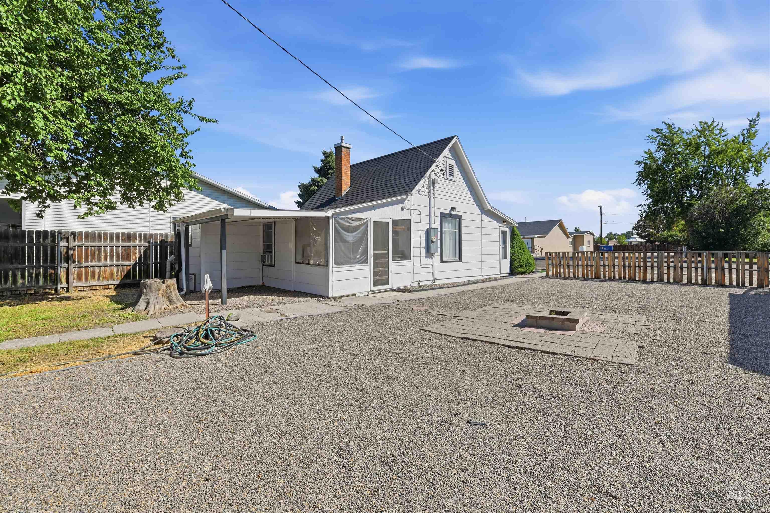 645 N 4Th E, Mountain Home, Idaho 83647, 2 Bedrooms, 1 Bathroom, Residential For Sale, Price $180,000,MLS 98998831