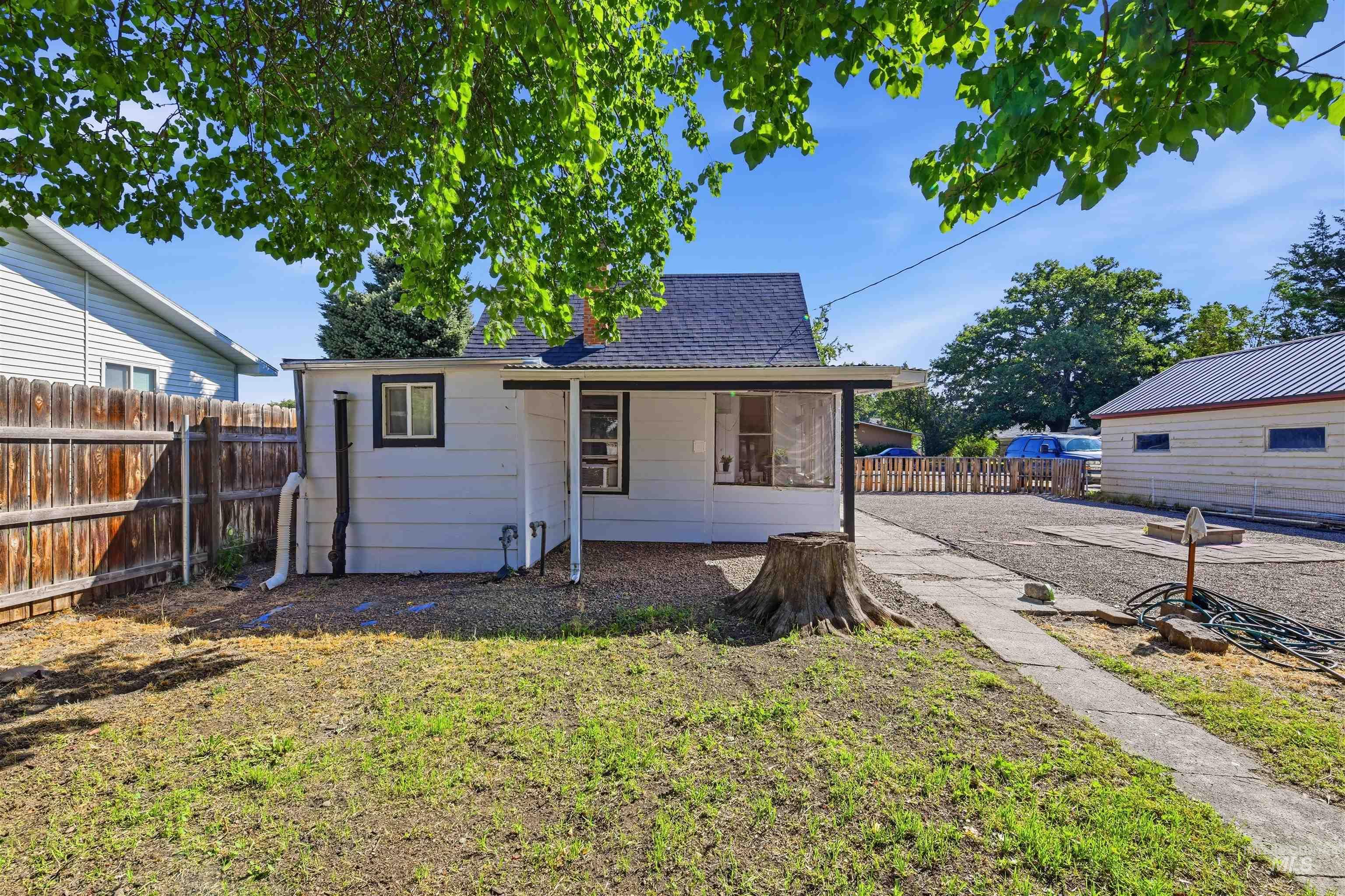 645 N 4Th E, Mountain Home, Idaho 83647, 2 Bedrooms, 1 Bathroom, Residential For Sale, Price $180,000,MLS 98998831