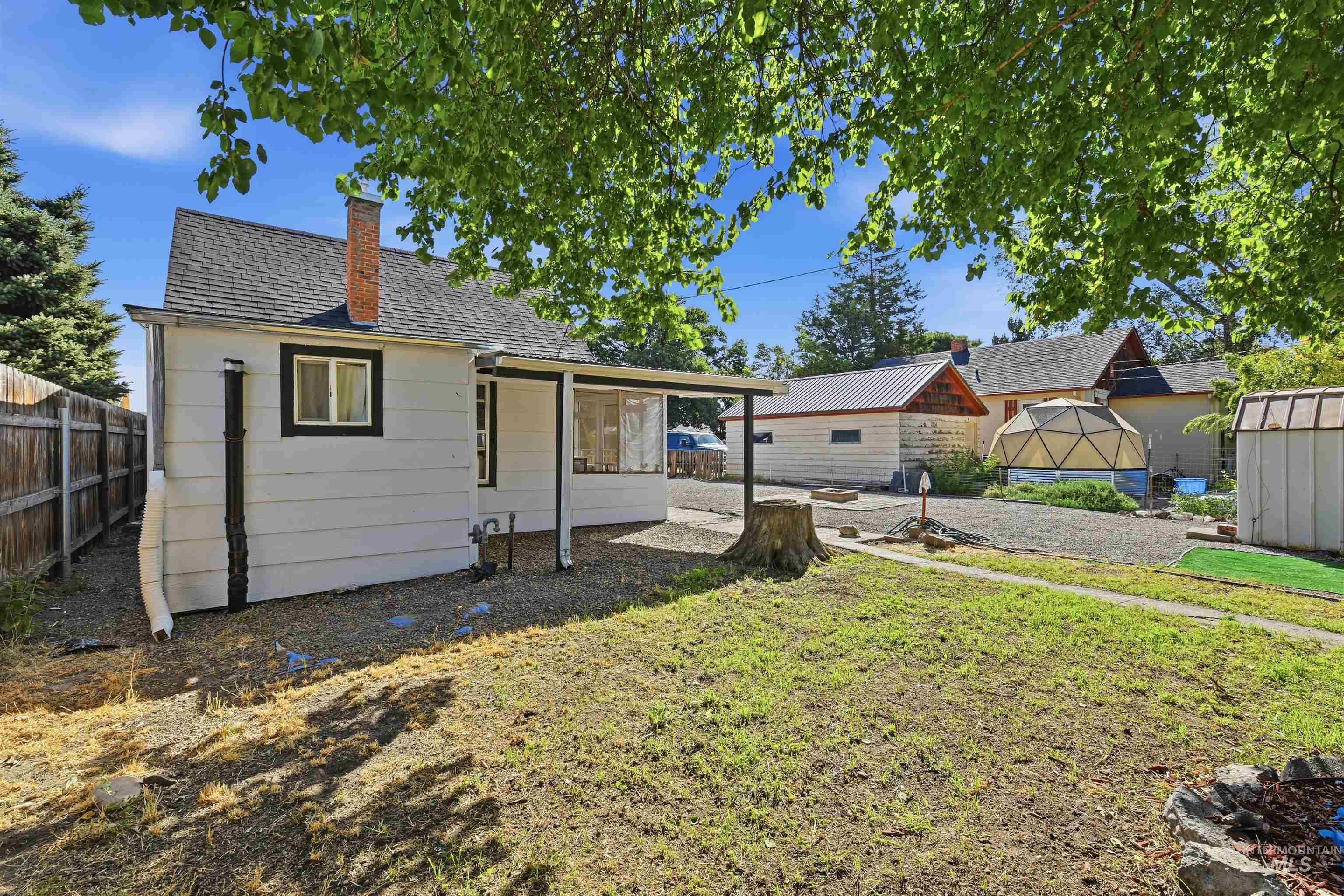645 N 4Th E, Mountain Home, Idaho 83647, 2 Bedrooms, 1 Bathroom, Residential For Sale, Price $180,000,MLS 98998831