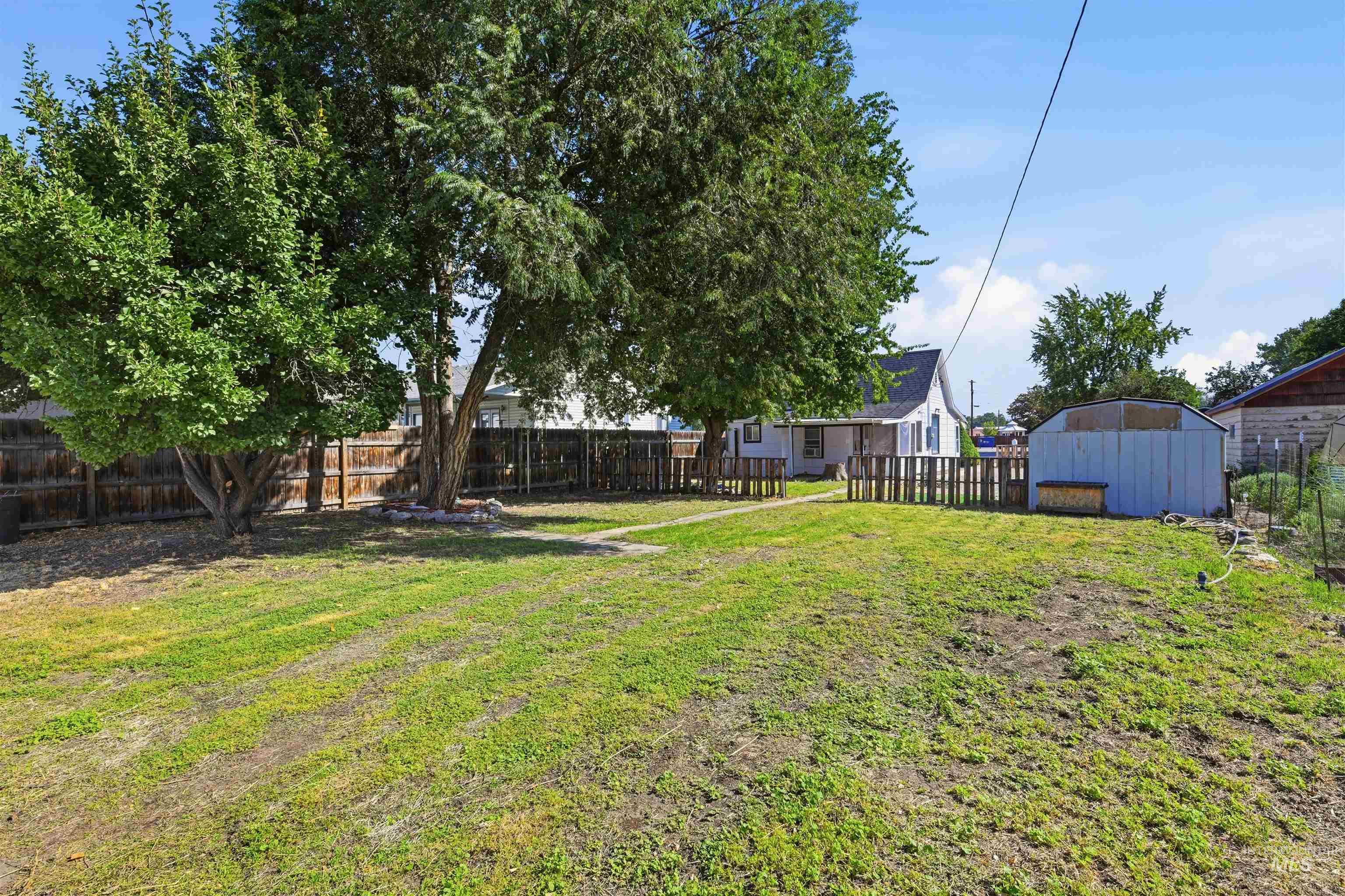 645 N 4Th E, Mountain Home, Idaho 83647, 2 Bedrooms, 1 Bathroom, Residential For Sale, Price $180,000,MLS 98998831