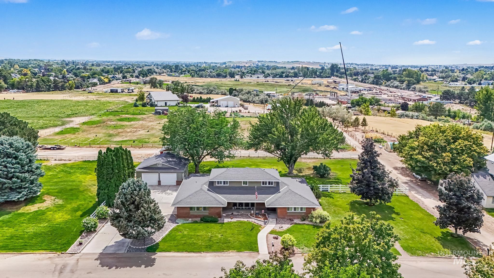 1703 Primrose Dr., Nampa, Idaho 83686, 5 Bedrooms, 3.5 Bathrooms, Residential For Sale, Price $815,000,MLS 98998832
