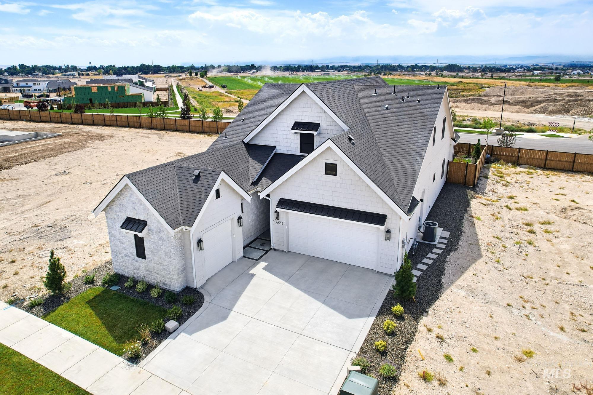 10923 W Lahinch Ln, Kuna, Idaho 83634, 3 Bedrooms, 3.5 Bathrooms, Residential For Sale, Price $1,100,000,MLS 98998834
