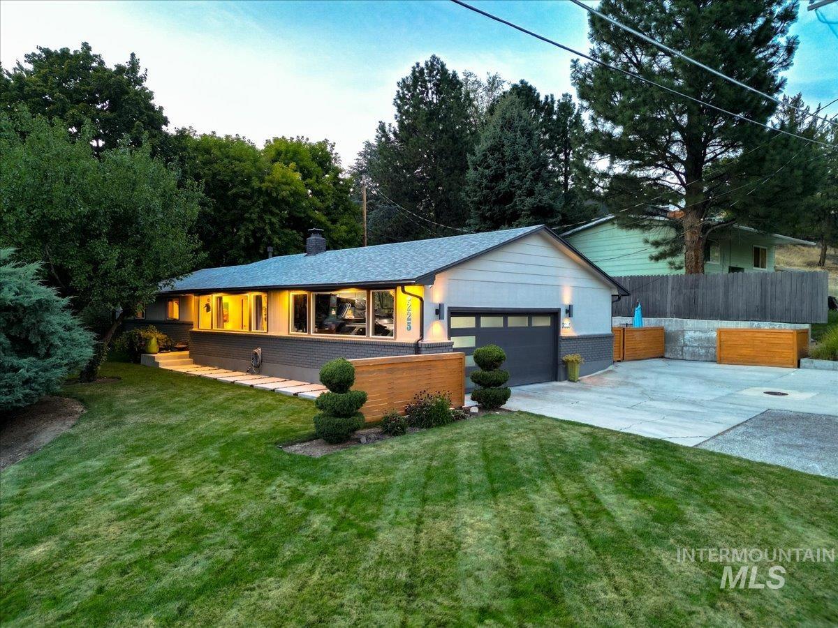 3225 N 27th, Boise, Idaho 83702, 3 Bedrooms, 2 Bathrooms, Residential For Sale, Price $700,000, 98998836