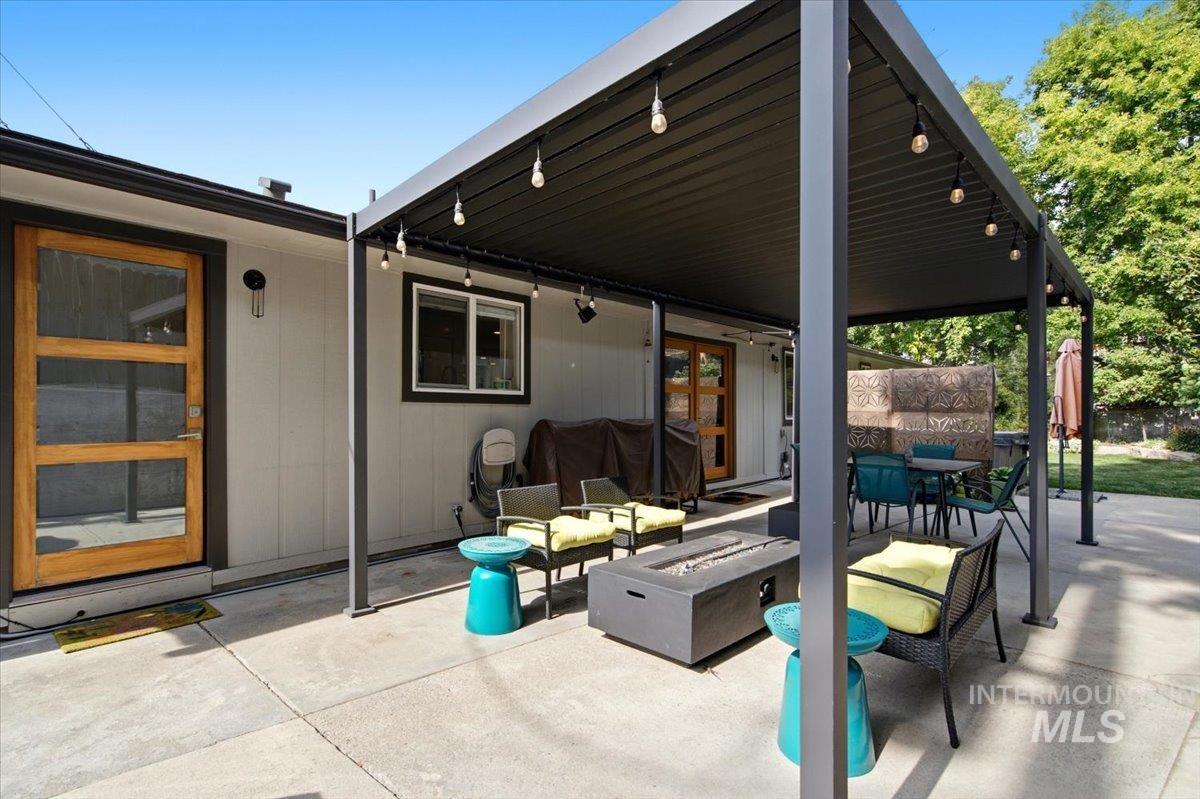3225 N 27th, Boise, Idaho 83702, 3 Bedrooms, 2 Bathrooms, Residential For Sale, Price $700,000, 98998836