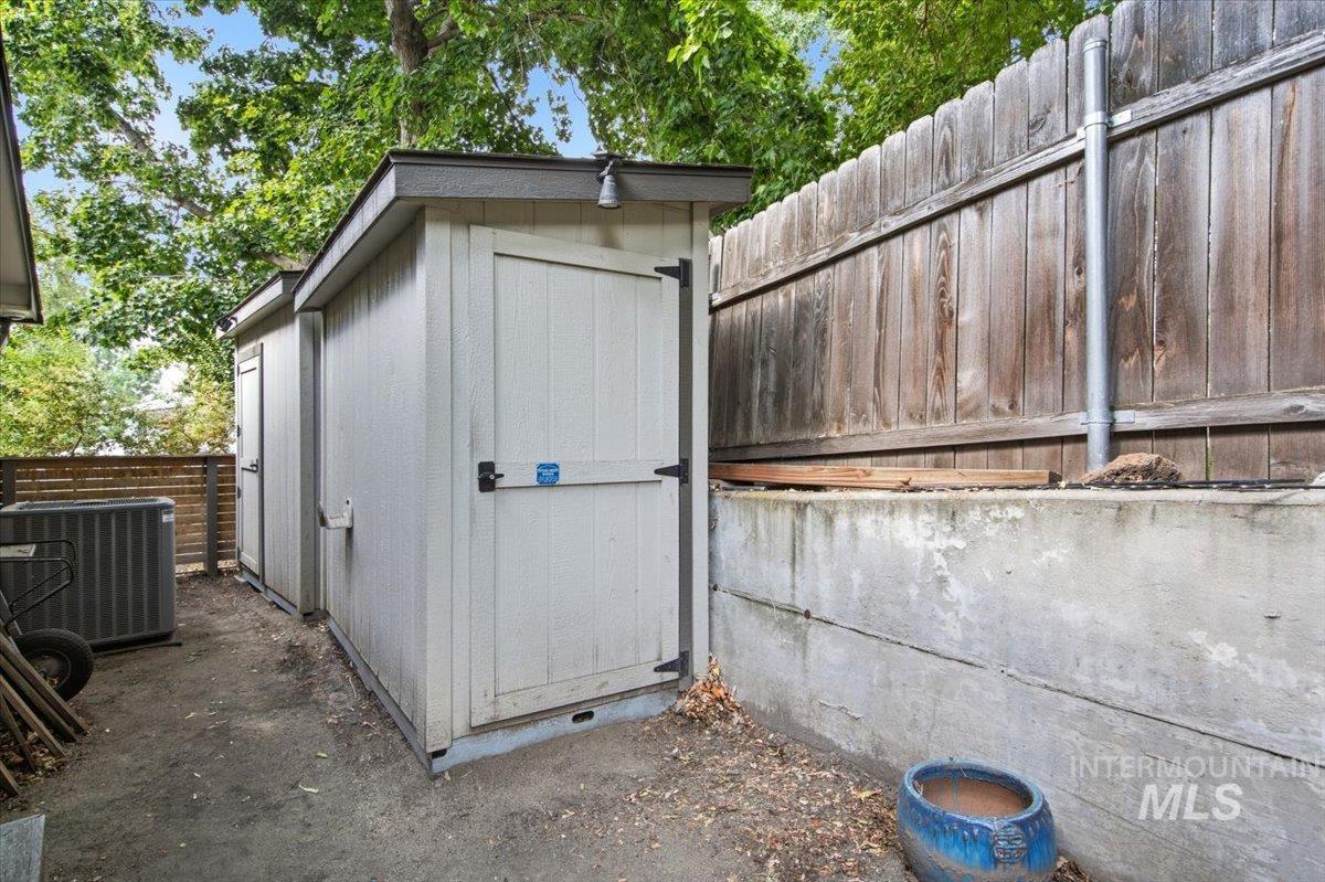 3225 N 27th, Boise, Idaho 83702, 3 Bedrooms, 2 Bathrooms, Residential For Sale, Price $700,000, 98998836