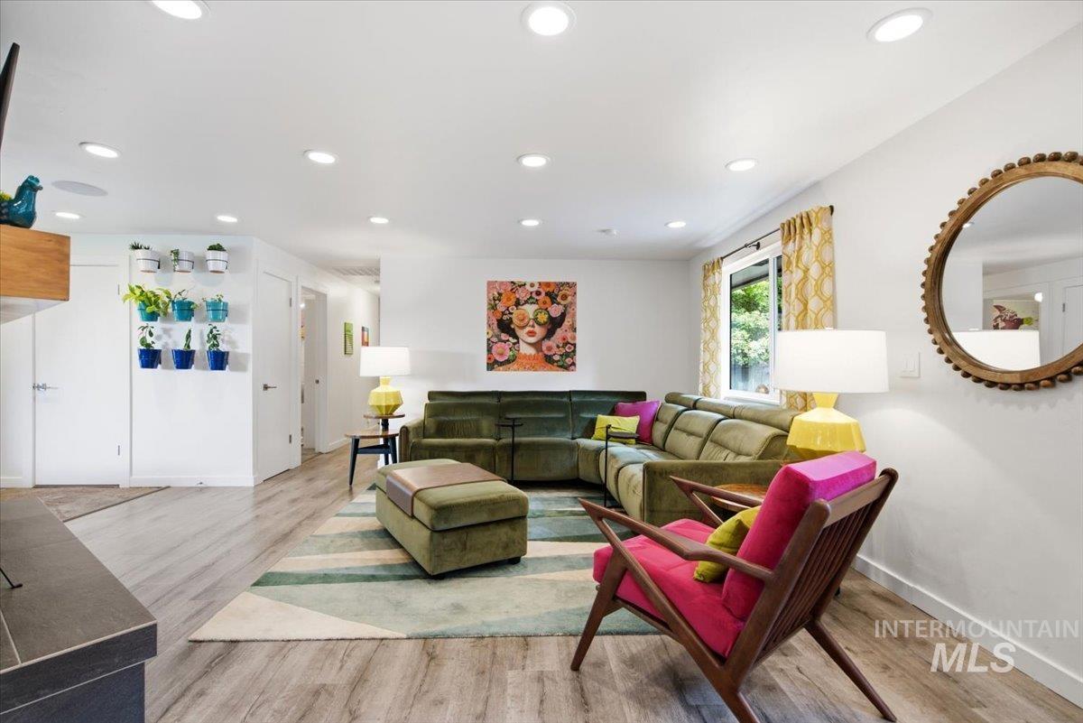 3225 N 27th, Boise, Idaho 83702, 3 Bedrooms, 2 Bathrooms, Residential For Sale, Price $700,000, 98998836