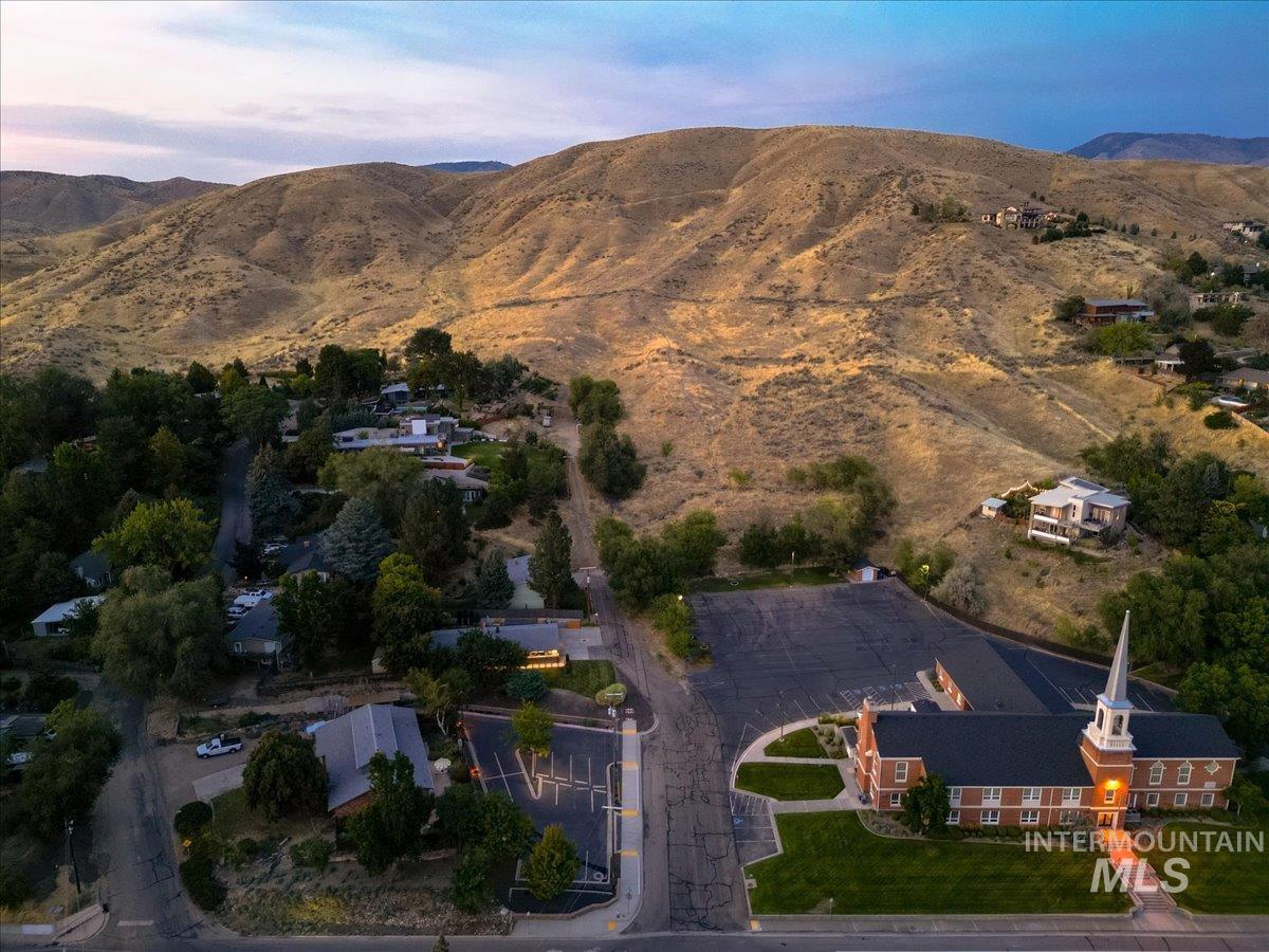 3225 N 27th, Boise, Idaho 83702, 3 Bedrooms, 2 Bathrooms, Residential For Sale, Price $700,000, 98998836