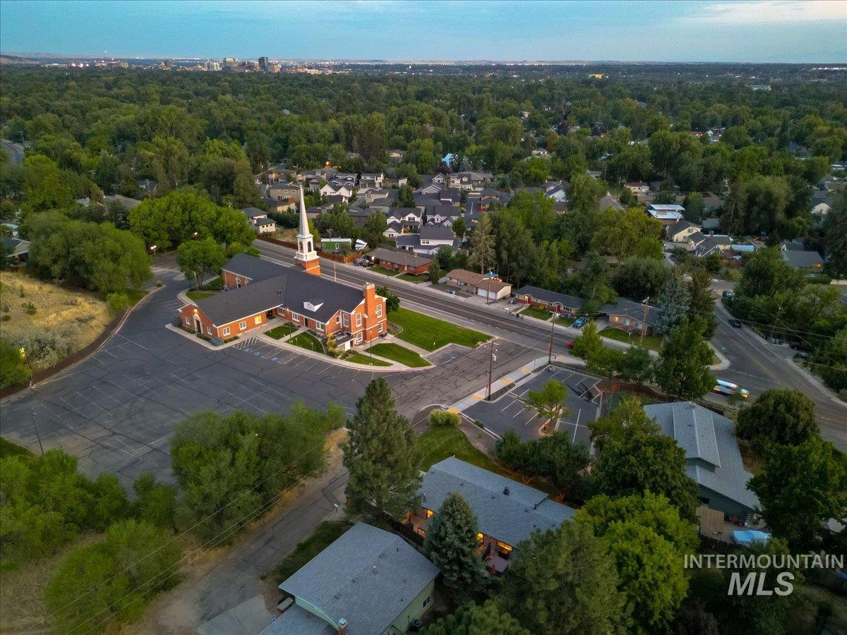 3225 N 27th, Boise, Idaho 83702, 3 Bedrooms, 2 Bathrooms, Residential For Sale, Price $700,000, 98998836