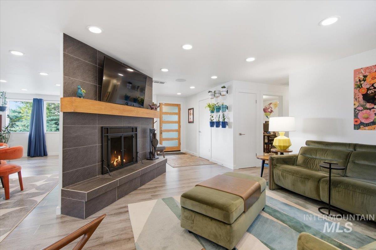 3225 N 27th, Boise, Idaho 83702, 3 Bedrooms, 2 Bathrooms, Residential For Sale, Price $700,000, 98998836