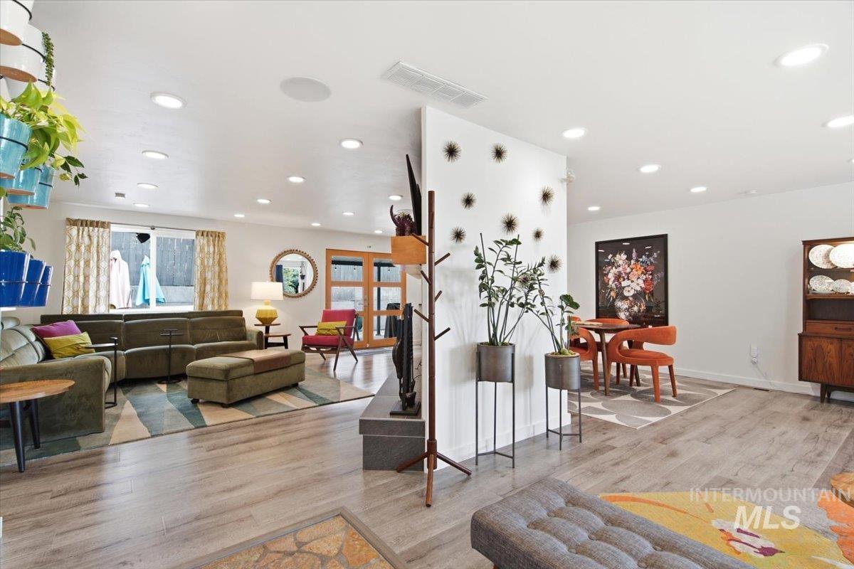 3225 N 27th, Boise, Idaho 83702, 3 Bedrooms, 2 Bathrooms, Residential For Sale, Price $700,000, 98998836