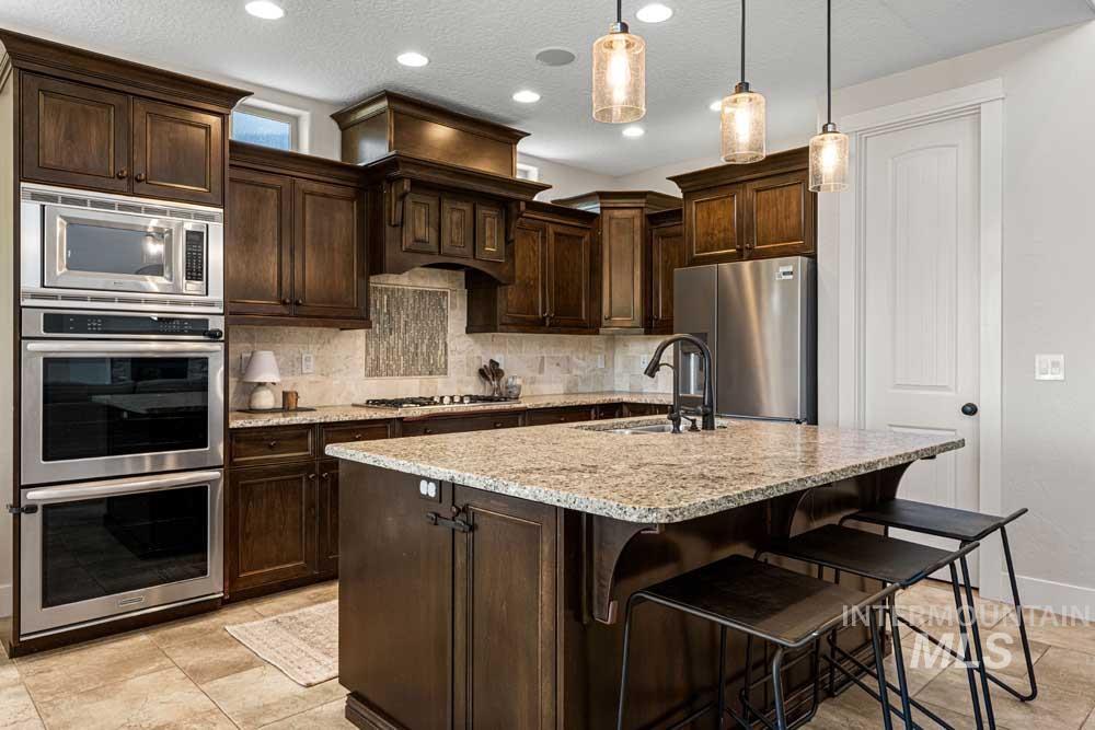 2890 S Brookwater Ln, Eagle, Idaho 83616, 5 Bedrooms, 3.5 Bathrooms, Residential For Sale, Price $1,199,000,MLS 98998837