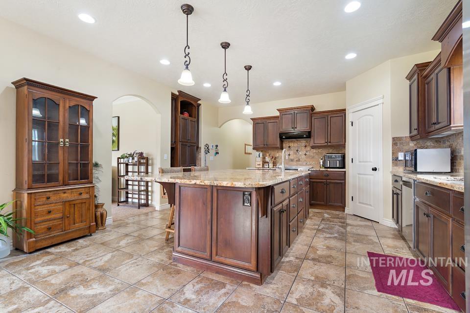 530 Syringa Falls Ct, Fruitland, Idaho 83619, 6 Bedrooms, 3 Bathrooms, Residential For Sale, Price $699,900,MLS 98998841