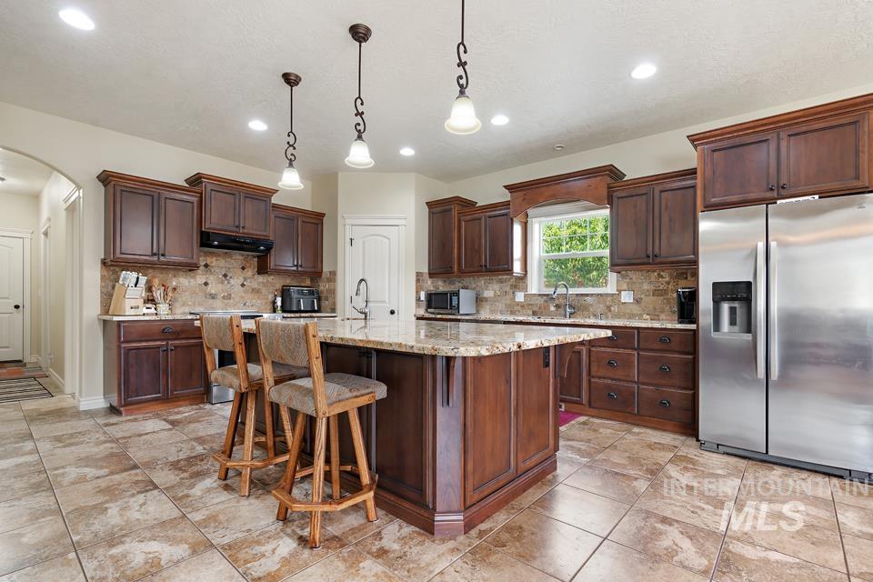 530 Syringa Falls Ct, Fruitland, Idaho 83619, 6 Bedrooms, 3 Bathrooms, Residential For Sale, Price $699,900,MLS 98998841