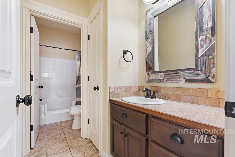 530 Syringa Falls Ct, Fruitland, Idaho 83619, 6 Bedrooms, 3 Bathrooms, Residential For Sale, Price $699,900,MLS 98998841