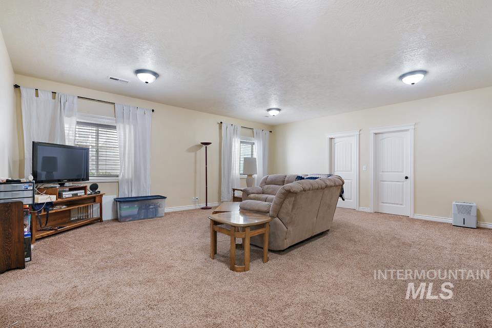 530 Syringa Falls Ct, Fruitland, Idaho 83619, 6 Bedrooms, 3 Bathrooms, Residential For Sale, Price $699,900,MLS 98998841