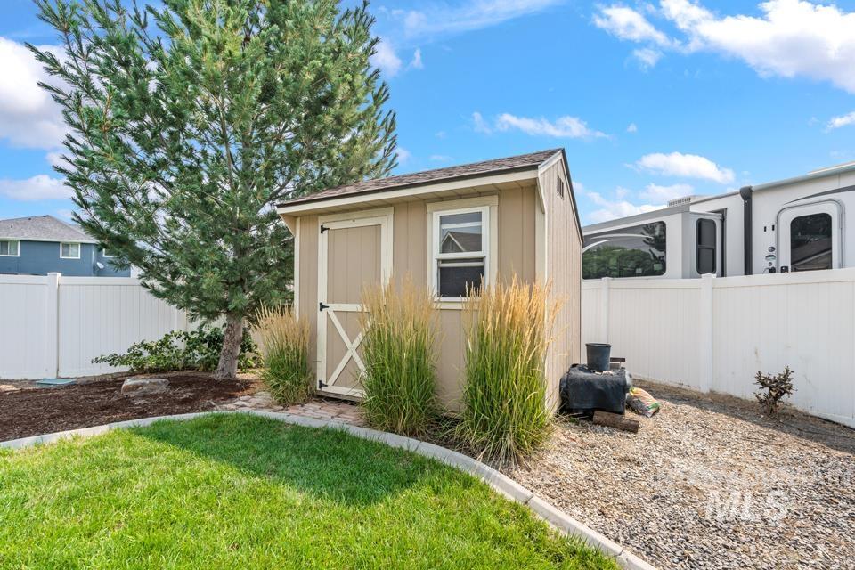 530 Syringa Falls Ct, Fruitland, Idaho 83619, 6 Bedrooms, 3 Bathrooms, Residential For Sale, Price $699,900,MLS 98998841
