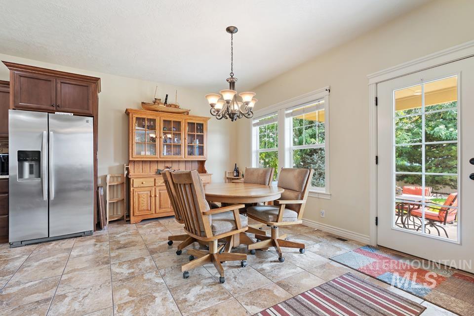 530 Syringa Falls Ct, Fruitland, Idaho 83619, 6 Bedrooms, 3 Bathrooms, Residential For Sale, Price $699,900,MLS 98998841