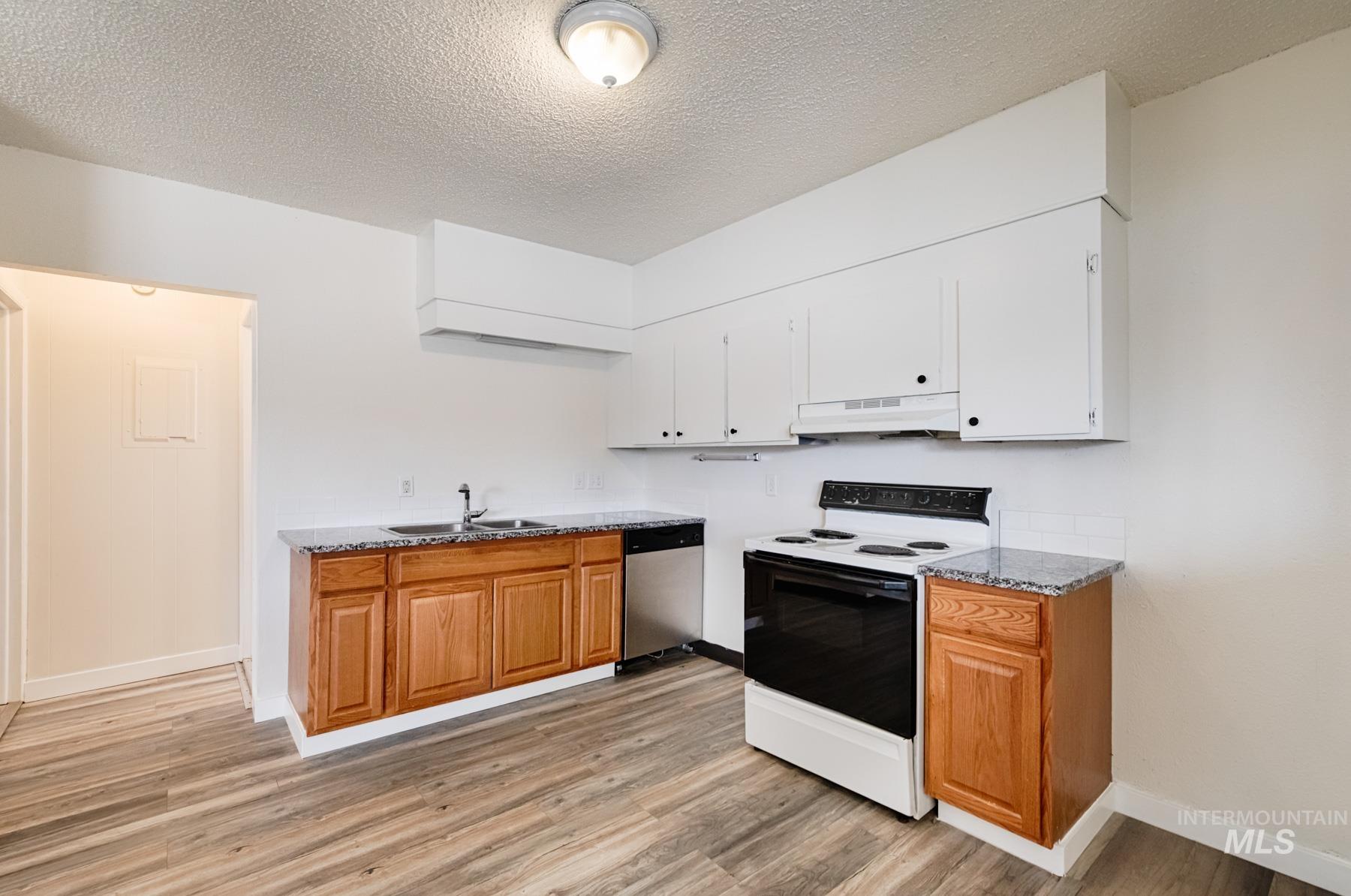 2406 Indiana Ave, Caldwell, Idaho 83605, 1 Bedroom, 1 Bathroom, Residential Income For Sale, Price $799,900,MLS 98998842