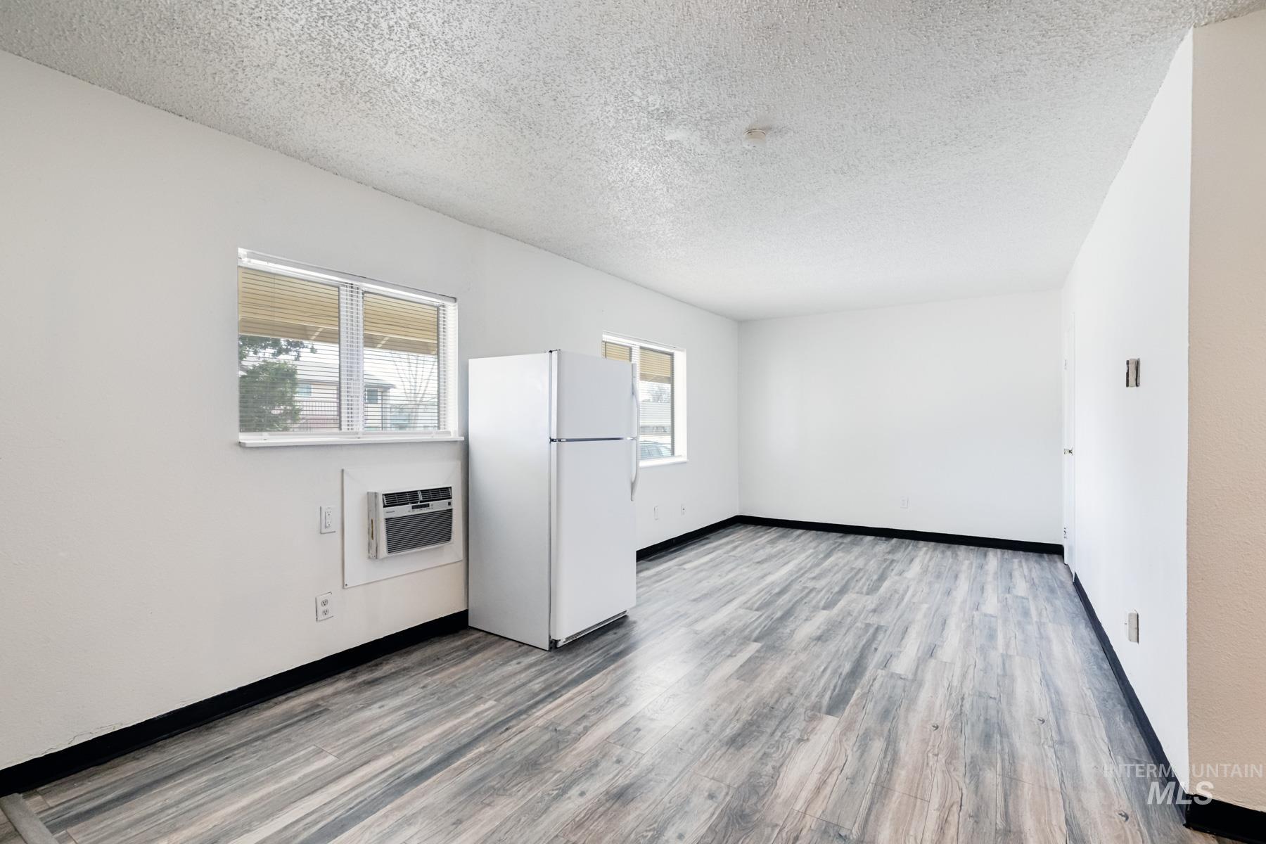 2406 Indiana Ave, Caldwell, Idaho 83605, 1 Bedroom, 1 Bathroom, Residential Income For Sale, Price $799,900,MLS 98998842