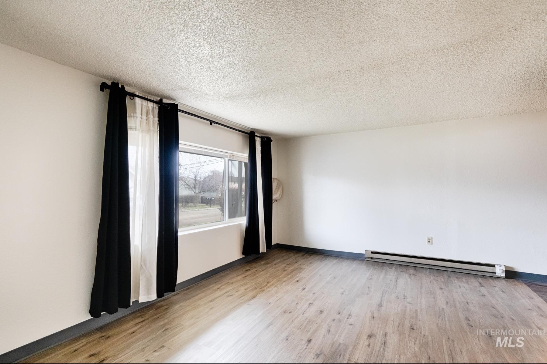 2406 Indiana Ave, Caldwell, Idaho 83605, 1 Bedroom, 1 Bathroom, Residential Income For Sale, Price $799,900,MLS 98998842