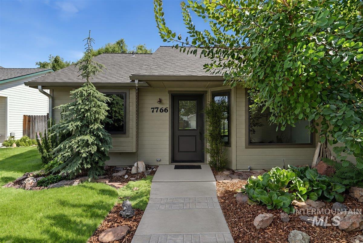 7766 Arlington Dr, Nampa, Idaho 83687, 3 Bedrooms, 2 Bathrooms, Residential For Sale, Price $459,000, 98998845