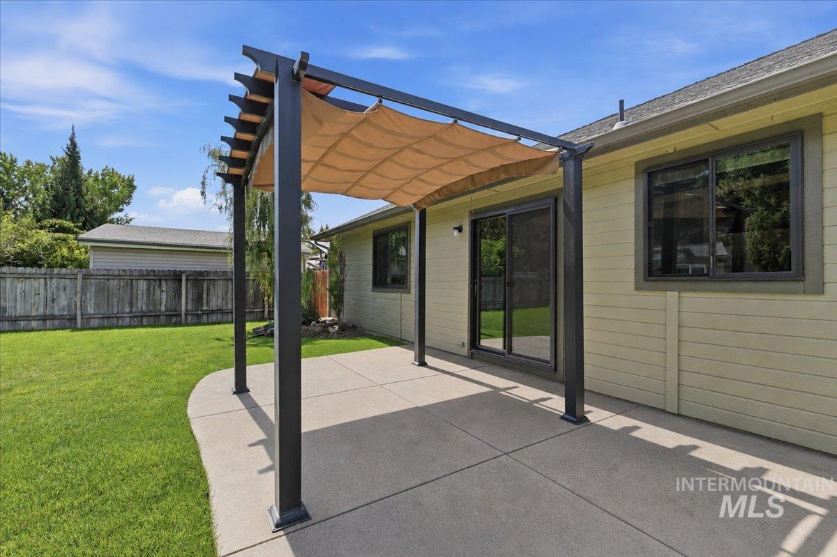 7766 Arlington Dr, Nampa, Idaho 83687, 3 Bedrooms, 2 Bathrooms, Residential For Sale, Price $459,000, 98998845