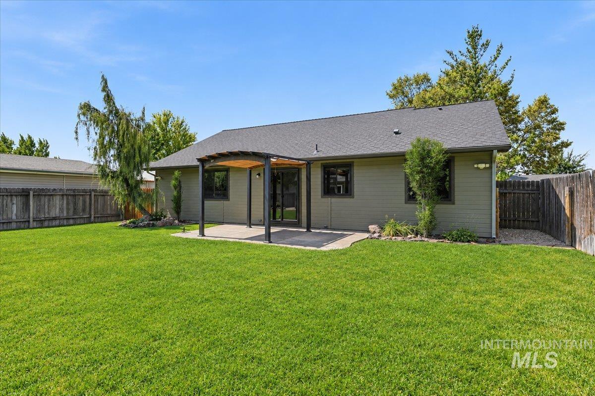 7766 Arlington Dr, Nampa, Idaho 83687, 3 Bedrooms, 2 Bathrooms, Residential For Sale, Price $459,000, 98998845