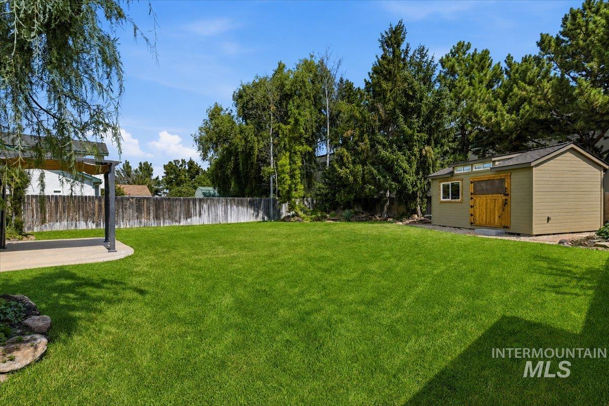 7766 Arlington Dr, Nampa, Idaho 83687, 3 Bedrooms, 2 Bathrooms, Residential For Sale, Price $459,000, 98998845