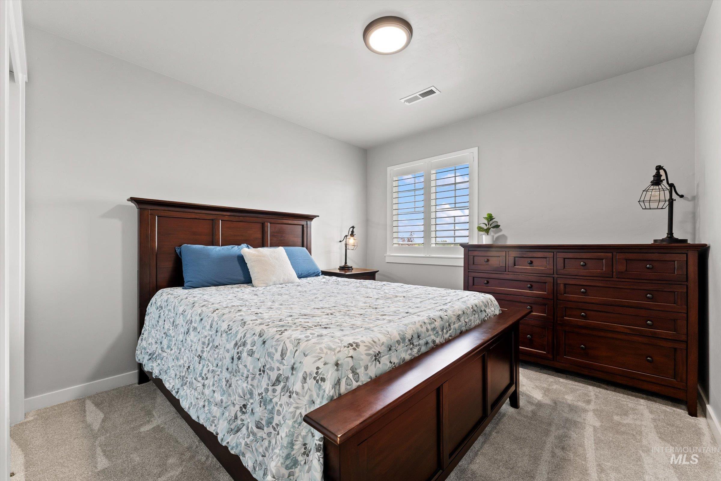 7087 W Plateau Creek St, Meridian, Idaho 83646, 5 Bedrooms, 2.5 Bathrooms, Residential For Sale, Price $599,000, 98998846
