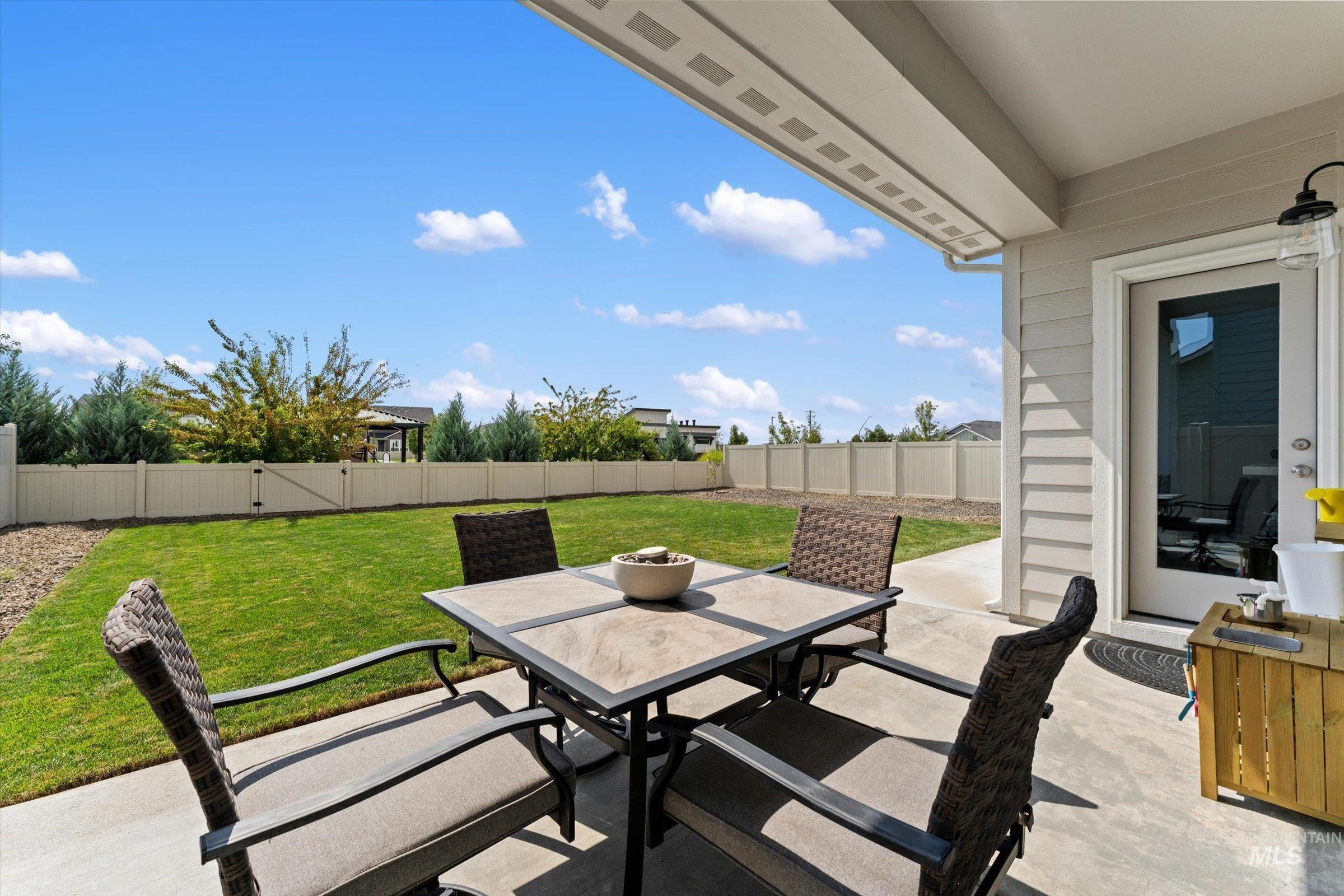 7087 W Plateau Creek St, Meridian, Idaho 83646, 5 Bedrooms, 2.5 Bathrooms, Residential For Sale, Price $599,000, 98998846