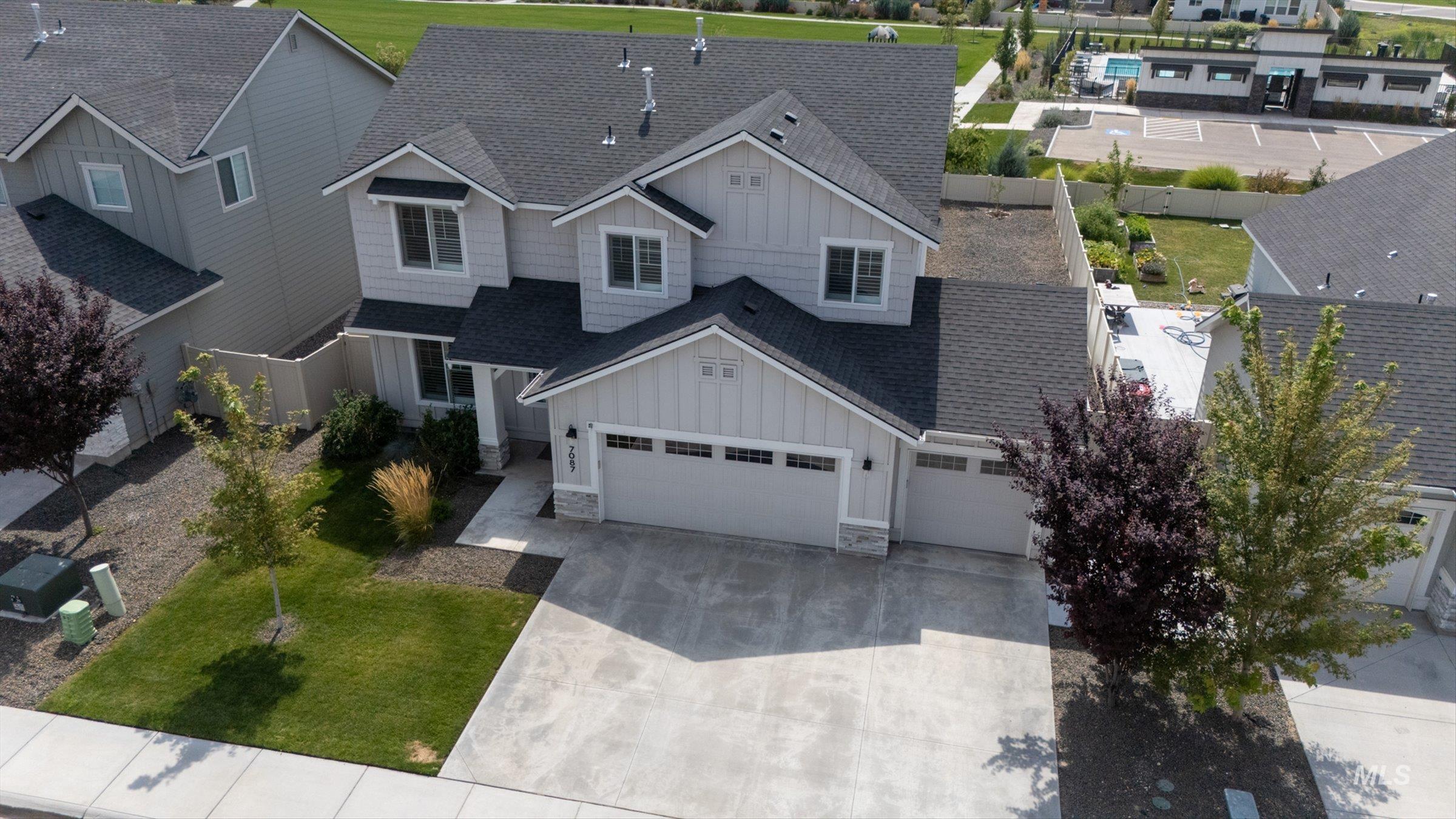 7087 W Plateau Creek St, Meridian, Idaho 83646, 5 Bedrooms, 2.5 Bathrooms, Residential For Sale, Price $599,000, 98998846