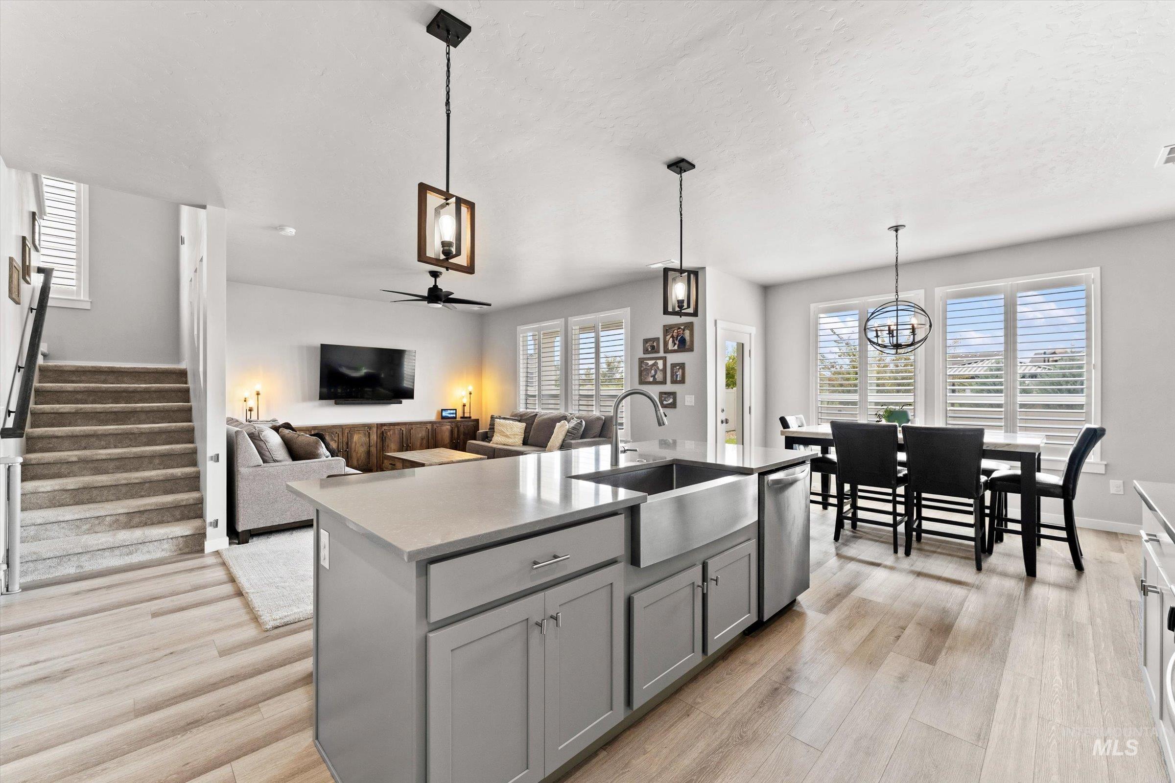 7087 W Plateau Creek St, Meridian, Idaho 83646, 5 Bedrooms, 2.5 Bathrooms, Residential For Sale, Price $599,000, 98998846