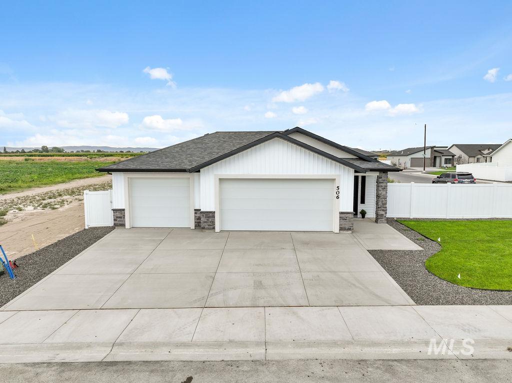506 Durango Rd, Twin Falls, Idaho 83301, 3 Bedrooms, 2 Bathrooms, Residential For Sale, Price $388,476,MLS 98998847