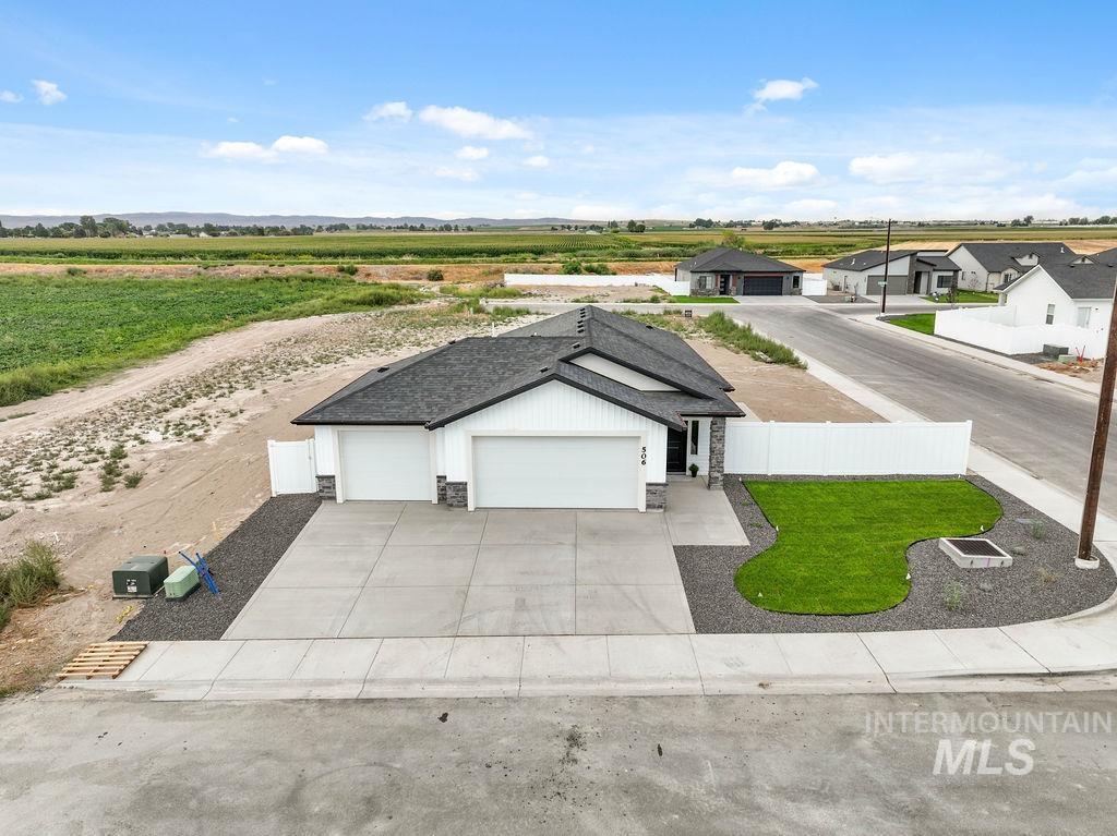 506 Durango Rd, Twin Falls, Idaho 83301, 3 Bedrooms, 2 Bathrooms, Residential For Sale, Price $388,476,MLS 98998847
