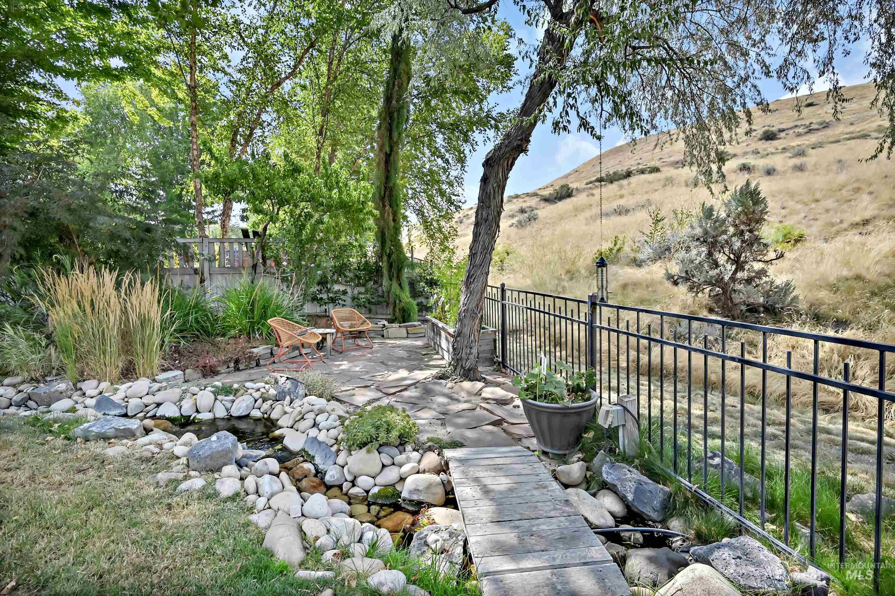 11861 N Humphreys Way, Boise, Idaho 83714, 3 Bedrooms, 2 Bathrooms, Residential For Sale, Price $842,000,MLS 98998849